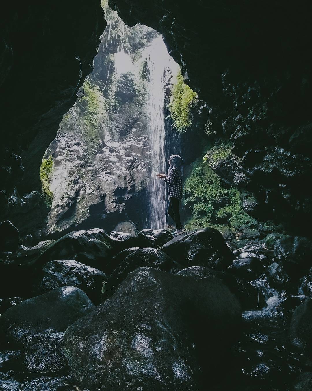 Asyiknya Bermain di Curug Lawang 6 Asyiknya Bermain di Curug Lawang 6