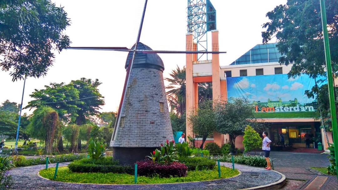 Renang di I Amsterdam Waterpark 6