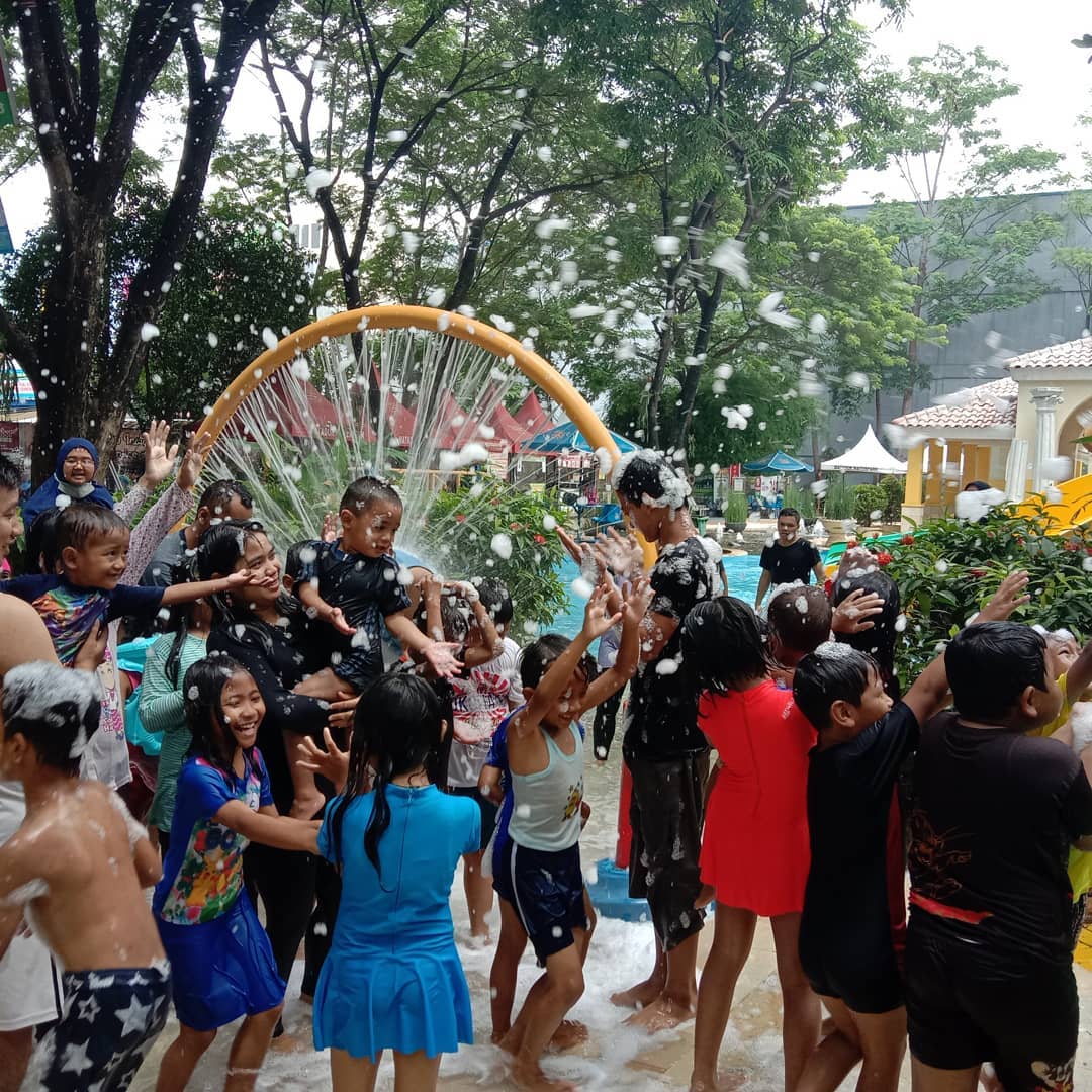 Renang di I Amsterdam Waterpark 9