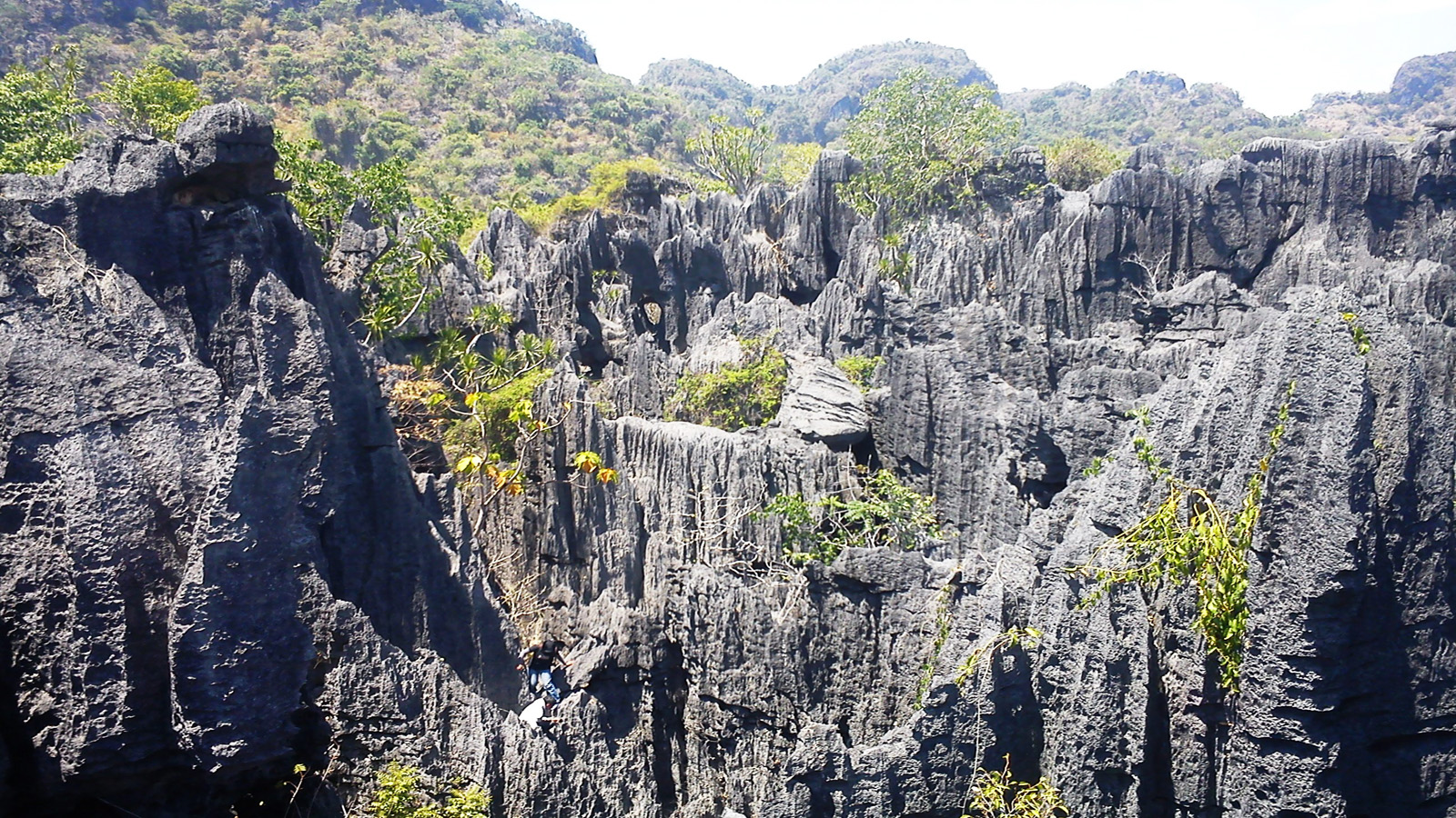 10 Gambar Pegunungan Karst Makassar, Pengertian Manfaat + Akses Jalan Menuju Lokasi 1 10 Gambar Pegunungan Karst Makassar, Pengertian Manfaat + Akses Jalan Menuju Lokasi 1