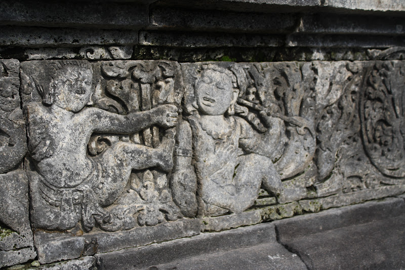 10 Gambar Candi Sojiwan Klaten, Harga Tiket Masuk, Sejarah Legenda, Lokasi Alamat, Jam Buka Tutup, Misteri Mitos + Keunikan Relief 6 10 Gambar Candi Sojiwan Klaten, Harga Tiket Masuk, Sejarah Legenda, Lokasi Alamat, Jam Buka Tutup, Misteri Mitos + Keunikan Relief 6