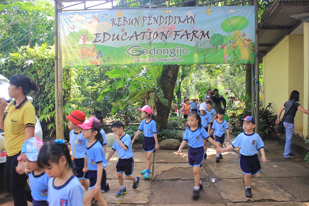 10 Gambar Godong Ijo Depok, Harga Tiket Masuk, Lokasi Alamat, Jam Buka Tutup, Nomer Telefon + Kuliner di Sekitar Area 10 10 Gambar Godong Ijo Depok, Harga Tiket Masuk, Lokasi Alamat, Jam Buka Tutup, Nomer Telefon + Kuliner di Sekitar Area 10