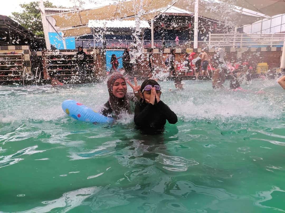 Kolam Renang Paragon 9