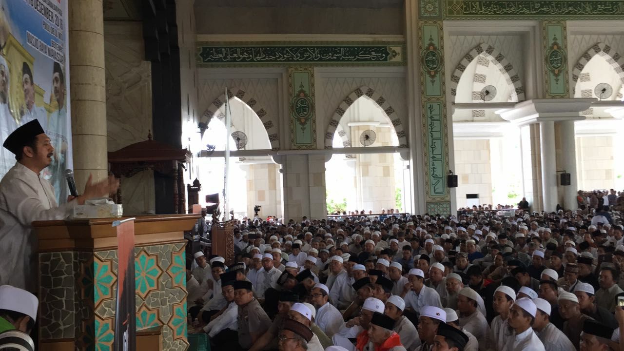 10 Gambar Masjid Raya Makassar, Lokasi Alamat, Arsitektur Pembangunan + Keindahan Kesempurnan di Dalamnya? 3 10 Gambar Masjid Raya Makassar, Lokasi Alamat, Arsitektur Pembangunan + Keindahan Kesempurnan di Dalamnya? 3