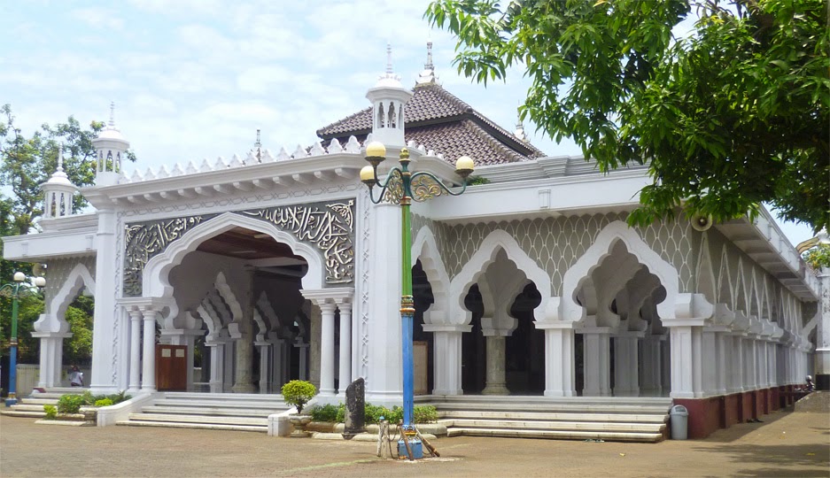 10 Gambar Masjid Agung Jepara, Lokasi Alamat, Keunikan Bangunan + Arsitektur Pembangunan 1 10 Gambar Masjid Agung Jepara, Lokasi Alamat, Keunikan Bangunan + Arsitektur Pembangunan 1