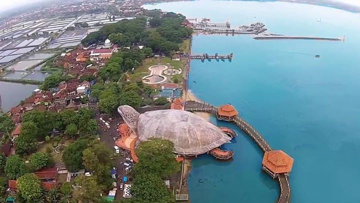 Keindahan Apa Saja Yang Ada di Wisata Pantai Kartini di Jepara dan Berapa Harga Tiket Masuknya? 1