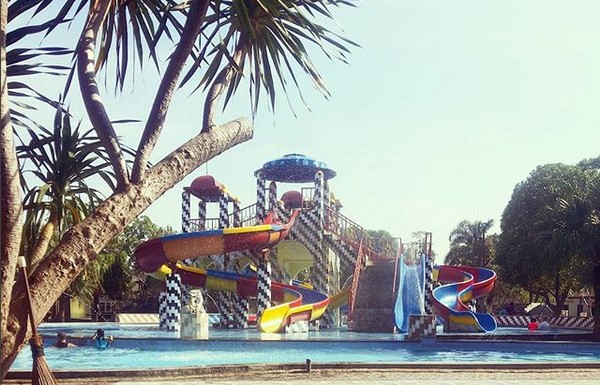 Ajak Keluarga Main Air di Kolam Renang Ceria Depok 2 Ajak Keluarga Main Air di Kolam Renang Ceria Depok 2