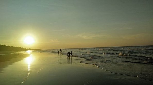Keindahan Wisata Pantai Lombang Sumenep Madura 1