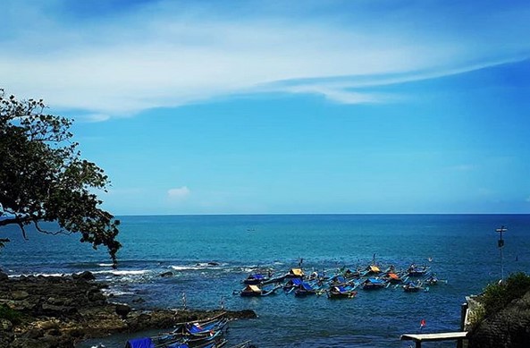 Apa Saja Fasilitas Area Wisata Pantai Jayanti di Cianjur dan Berapa Harga Tiket Masuknya? 3