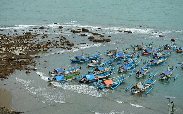 Apa Saja Fasilitas Area Wisata Pantai Jayanti di Cianjur dan Berapa Harga Tiket Masuknya? 4