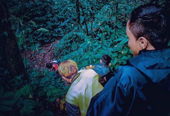 10 Foto Curug Gomblang Purwokerto, Harga Tikek Masuk, Lokasi Alamat, Jam Buka Tutup + Rute Jalan Menuju Wisata 3 10 Foto Curug Gomblang Purwokerto, Harga Tikek Masuk, Lokasi Alamat, Jam Buka Tutup + Rute Jalan Menuju Wisata 3