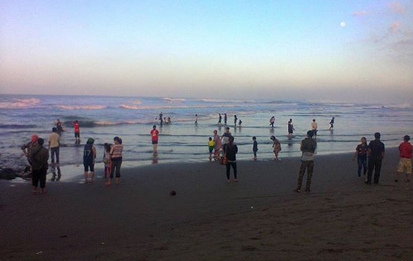 Apa Saja Fasilitas Area Wisata Pantai Jayanti di Cianjur dan Berapa Harga Tiket Masuknya? 9