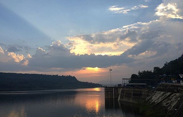 10 Gambar Waduk Cirata Cianjur, Lokasi Alamat, Misteri Mistis, Fasilitas Wisata, Hotel di Sekitar + Rute Jalan Menuju ke Sana 9