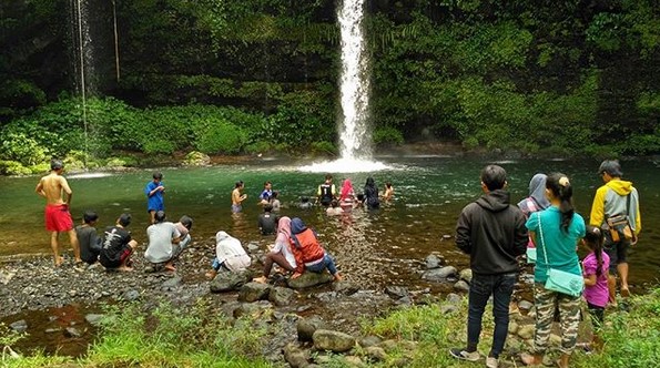 10 Gambar Curug Ceheng Purwokerto, Sejarah Asal Usul, Lokasi Alamat, Jam Buka Tutup, Misteri Mitos + Rute Jalan Menuju Wisata 5 10 Gambar Curug Ceheng Purwokerto, Sejarah Asal Usul, Lokasi Alamat, Jam Buka Tutup, Misteri Mitos + Rute Jalan Menuju Wisata 5