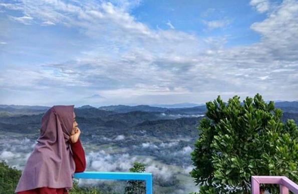 10 Gambar Bukit Langit Kebumen, Lokasi Alamat, Rute Jalur Menuju ke Sana + Keindahan di Sekitar Wisata 2 10 Gambar Bukit Langit Kebumen, Lokasi Alamat, Rute Jalur Menuju ke Sana + Keindahan di Sekitar Wisata 2