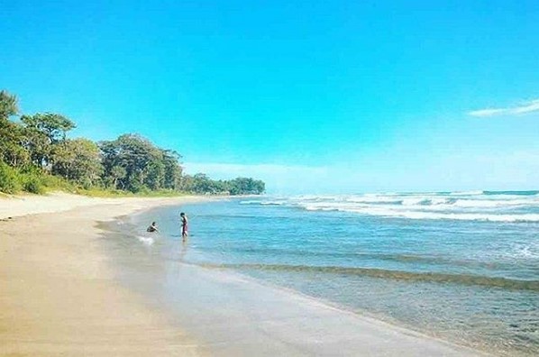 Wisata Pantai Sindangkerta Tasikmalaya Buka Atau Tutup dan Berapa Harga Tiket Masuknya? 4