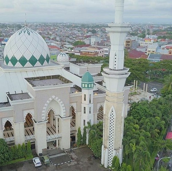 10 Gambar Masjid Raya Makassar, Lokasi Alamat, Arsitektur Pembangunan + Keindahan Kesempurnan di Dalamnya? 2 10 Gambar Masjid Raya Makassar, Lokasi Alamat, Arsitektur Pembangunan + Keindahan Kesempurnan di Dalamnya? 2
