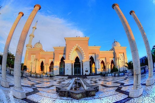 10 Gambar Masjid Raya Makassar, Lokasi Alamat, Arsitektur Pembangunan + Keindahan Kesempurnan di Dalamnya? 5 10 Gambar Masjid Raya Makassar, Lokasi Alamat, Arsitektur Pembangunan + Keindahan Kesempurnan di Dalamnya? 5