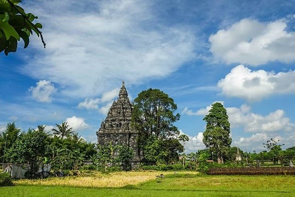 10 Gambar Candi Sojiwan Klaten, Harga Tiket Masuk, Sejarah Legenda, Lokasi Alamat, Jam Buka Tutup, Misteri Mitos + Keunikan Relief 4 10 Gambar Candi Sojiwan Klaten, Harga Tiket Masuk, Sejarah Legenda, Lokasi Alamat, Jam Buka Tutup, Misteri Mitos + Keunikan Relief 4