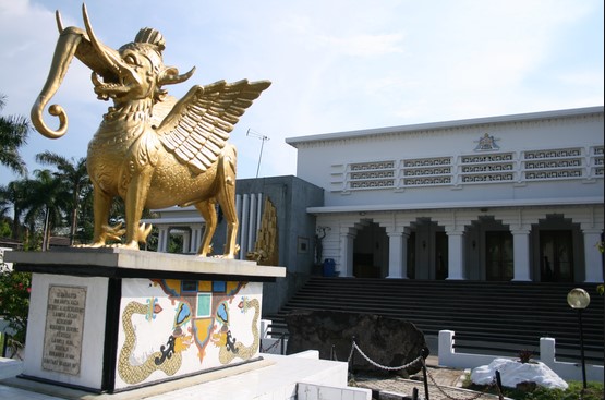 10 Gambar Museum Mulawarman Balikpapan, Sejarah Legenda, Lokasi Alamat, Peninggalan Benda Yang Ada di Dalam Wisata + Jam Buka Tutup 6