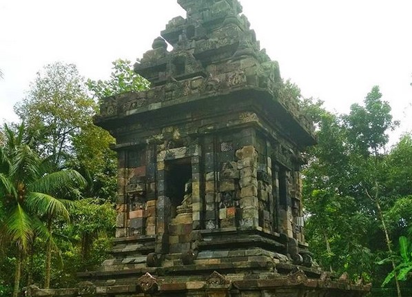 10 Gambar Candi Merak Klaten, Lokasi Alamat, Misteri Mitos + Jute Menuju Wisata 7