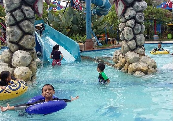 Caribbean Island Waterpark Balikpapan 6