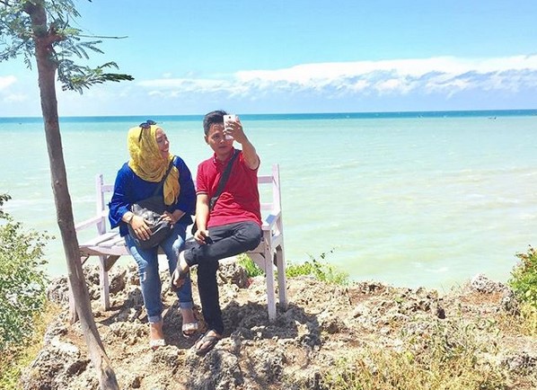 10 Gambar Pantai Jumiang Madura, Harga Tiket Masuk, Rute Menuju Wisata, Lokasi Alamat + Jam Buka 7