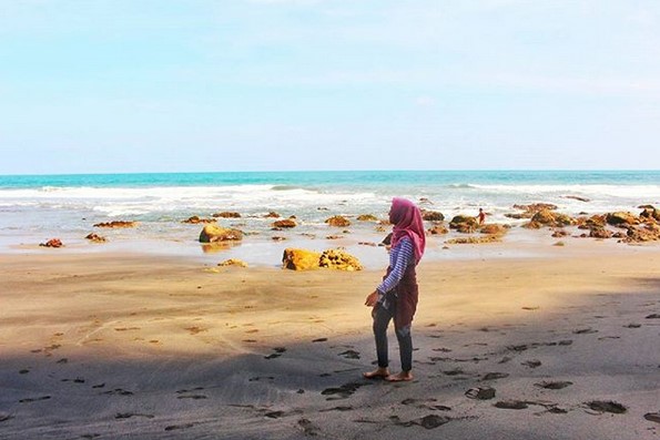 Beberapa Potret Keindahan Pantai Pecaron di Kebumen dan Rute Jalur Menuju Ke Lokasi 3