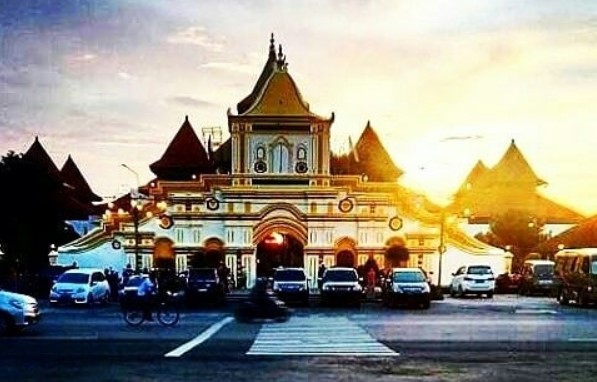 10 Gambar Masjid Agung Sumenep Madura, Jalan Menuju ke Sana, Lokasi Alamat + Desain Arsitektur 4 10 Gambar Masjid Agung Sumenep Madura, Jalan Menuju ke Sana, Lokasi Alamat + Desain Arsitektur 4