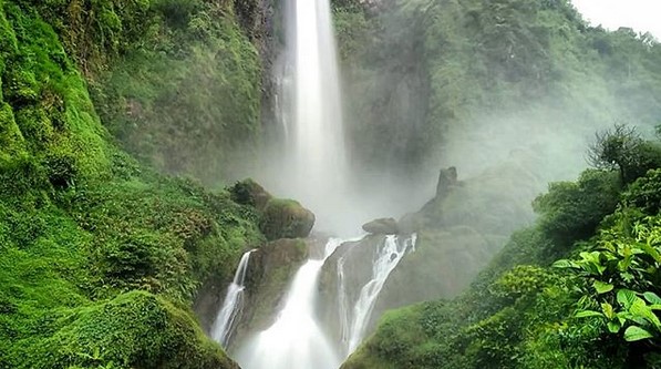 8 Jam Dari Jakarta, Ini Keindahan Curug Citambur Cianjur Yang Akan Bikin Kamu Jatuh Hati 3