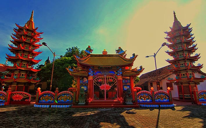 10 Gambar Vihara Avalokitesvara Madura, Rute Menuju Wisata, Lokasi Alamat, Jam Buka + Nomer Telepon 6 10 Gambar Vihara Avalokitesvara Madura, Rute Menuju Wisata, Lokasi Alamat, Jam Buka + Nomer Telepon 6