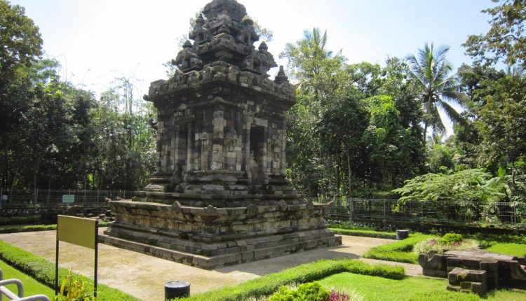 10 Gambar Candi Merak Klaten, Lokasi Alamat, Misteri Mitos + Jute Menuju Wisata 2
