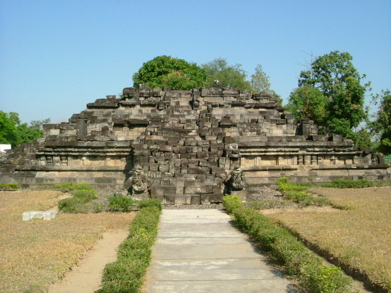 Inilah 10 Potret Khas Candi Bubrah di Klaten yang Gak Ada Duanya 4