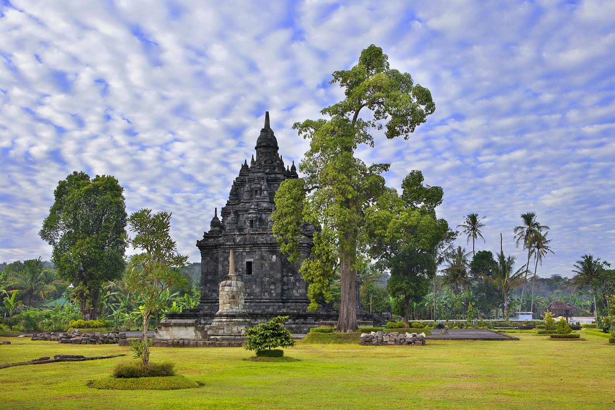 10 Gambar Candi Sojiwan Klaten, Harga Tiket Masuk, Sejarah Legenda, Lokasi Alamat, Jam Buka Tutup, Misteri Mitos + Keunikan Relief 1 10 Gambar Candi Sojiwan Klaten, Harga Tiket Masuk, Sejarah Legenda, Lokasi Alamat, Jam Buka Tutup, Misteri Mitos + Keunikan Relief 1