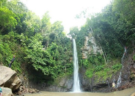 10 Gambar Curug Cigumawang Banten, Tiket Masuk Wisata, Lokasi Alamat, Jam Buka, Sejarah Legenda + Nomer Telepon 1