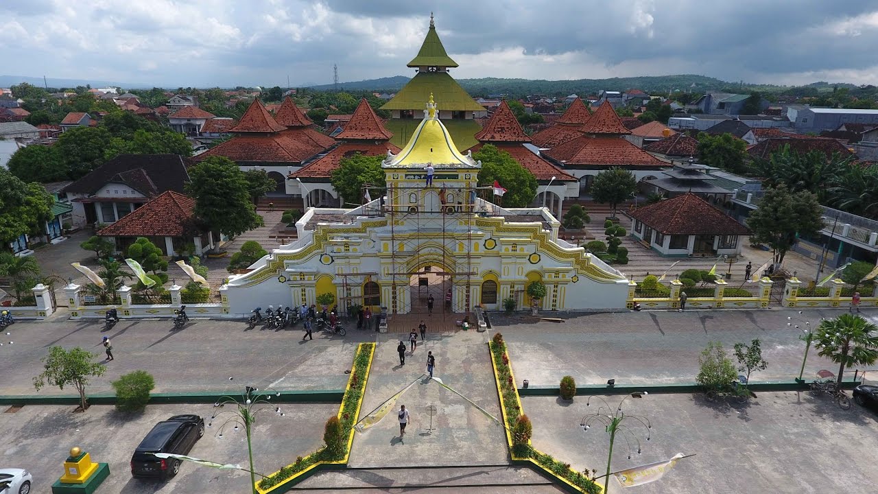 10 Gambar Masjid Agung Sumenep Madura, Jalan Menuju ke Sana, Lokasi Alamat + Desain Arsitektur 8 10 Gambar Masjid Agung Sumenep Madura, Jalan Menuju ke Sana, Lokasi Alamat + Desain Arsitektur 8