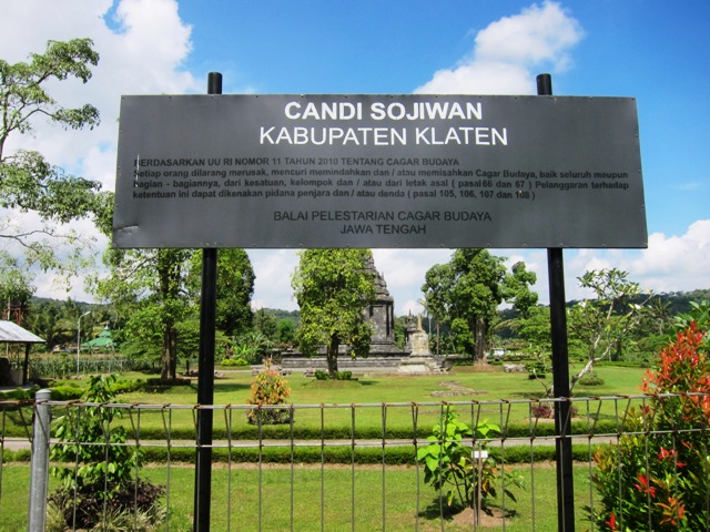 10 Gambar Candi Sojiwan Klaten, Harga Tiket Masuk, Sejarah Legenda, Lokasi Alamat, Jam Buka Tutup, Misteri Mitos + Keunikan Relief 10 10 Gambar Candi Sojiwan Klaten, Harga Tiket Masuk, Sejarah Legenda, Lokasi Alamat, Jam Buka Tutup, Misteri Mitos + Keunikan Relief 10