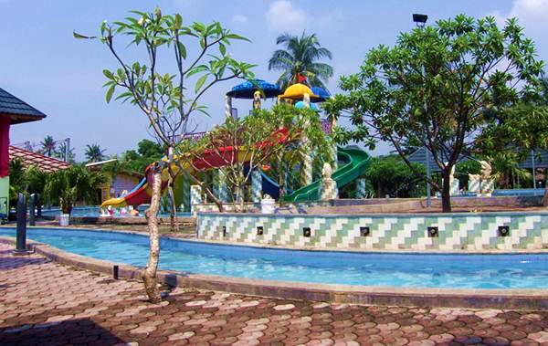 Ajak Keluarga Main Air di Kolam Renang Ceria Depok 1 Ajak Keluarga Main Air di Kolam Renang Ceria Depok 1