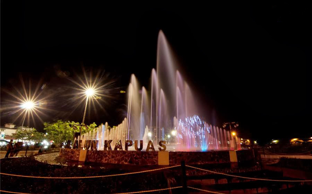 10 Gambar Alun Alun Kapuas Pontianak, Lokasi Alamat + Jam Buka Tutup 2 10 Gambar Alun Alun Kapuas Pontianak, Lokasi Alamat + Jam Buka Tutup 2