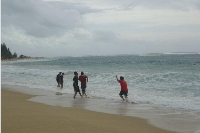 10 Gambar Pantai Lampuuk Aceh, Lokasi Alamat + Penginapan di Sekitar Wisata 4 10 Gambar Pantai Lampuuk Aceh, Lokasi Alamat + Penginapan di Sekitar Wisata 4