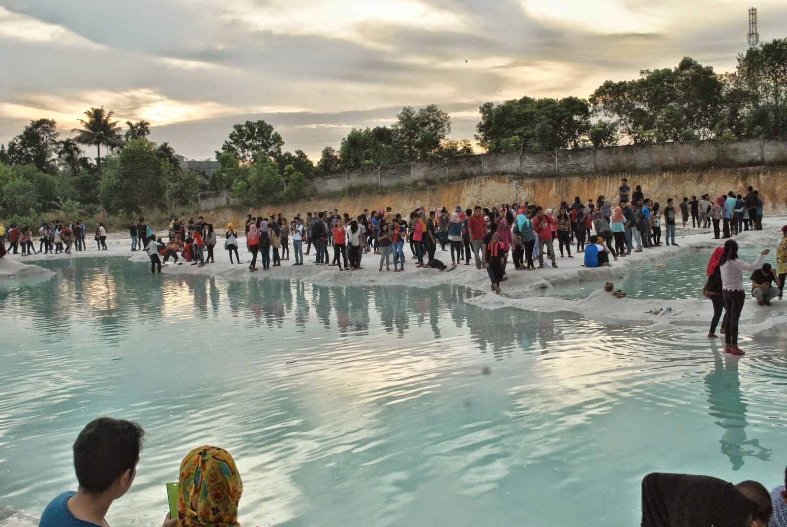 10 Gambar Kawah Biru Pekanbaru, Sejarah Legenda, Lokasi Alamat, Jalan Menuju Tinggi Raja + Bagus di Buat Foto? 3