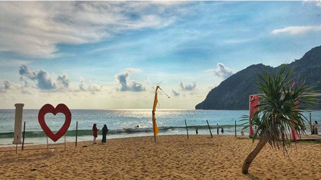 10 Gambar Pantai Lampuuk Aceh, Lokasi Alamat + Penginapan di Sekitar Wisata 8 10 Gambar Pantai Lampuuk Aceh, Lokasi Alamat + Penginapan di Sekitar Wisata 8