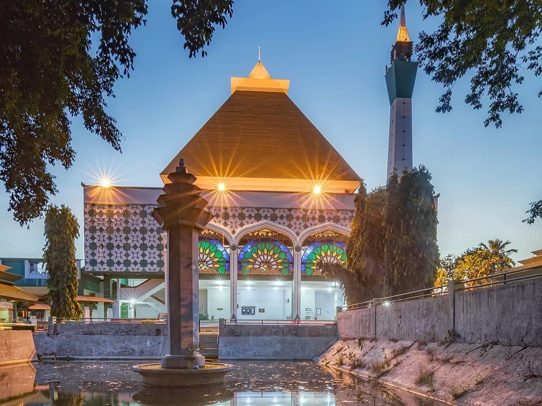Keunikan Masjid Agung Gresik 8