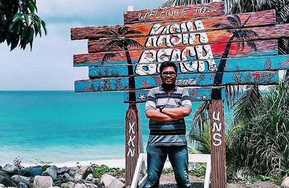 Keindahan Pantai Kasih 8