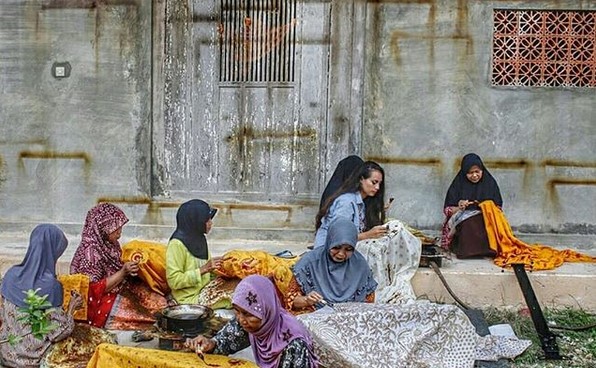 10 Gambar Sentra Batik Madura, Lokasi Alamat, Pengrajin Tulis + Nomer Telepon 10 10 Gambar Sentra Batik Madura, Lokasi Alamat, Pengrajin Tulis + Nomer Telepon 10