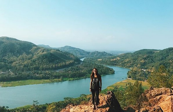 10 Gambar Bukit Watu Meja Purwokerto, Harga Tiket Masuk, Sejarah Asal Usul, Lokasi Alamat, Jam Buka Tutup + Rute Jalan Menuju Wisata 4