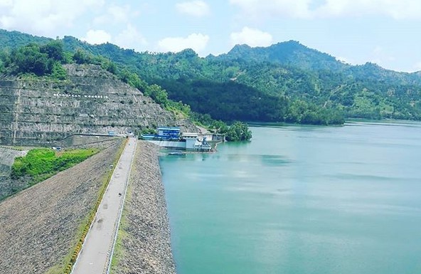 10 Gambar Waduk Wonorejo Tulungagung, Harga Tiket Masuk, Rute Menuju Wisata, Lokasi Alamat + Villa di Sekitar 1