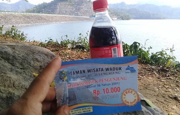 10 Gambar Waduk Wonorejo Tulungagung, Harga Tiket Masuk, Rute Menuju Wisata, Lokasi Alamat + Villa di Sekitar 9