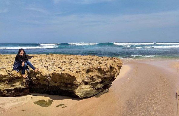 Berapa Harga Tiket Masuk Pantai Molang Tulungagung dan Bagaimana Rute Jalan Menuju Lokasi? 7 Berapa Harga Tiket Masuk Pantai Molang Tulungagung dan Bagaimana Rute Jalan Menuju Lokasi? 7