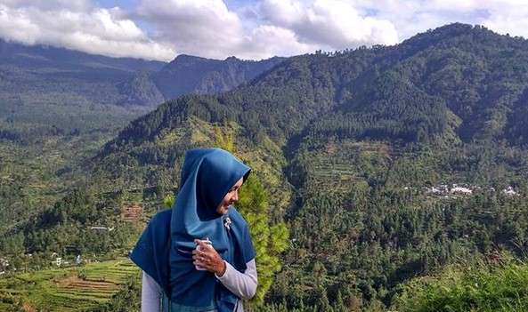 10 Gambar Bukit Bintang Guci Tegal, Lokasi Alamat, Jam Buka Tutup + Keindahan di Sekitar 5 10 Gambar Bukit Bintang Guci Tegal, Lokasi Alamat, Jam Buka Tutup + Keindahan di Sekitar 5